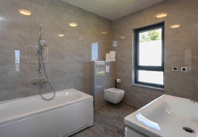 Casa a Orebic - Casa di vacanza in Sabbioncello (Orebić) con vista mare, terrazzo, Climatizzazione, WIFI (5228-1) Casa a Orebic - Casa di vacanza in Sabbioncello (Orebić) con vista mare, terrazzo, Climatizzazione, WIFI (5228-1)