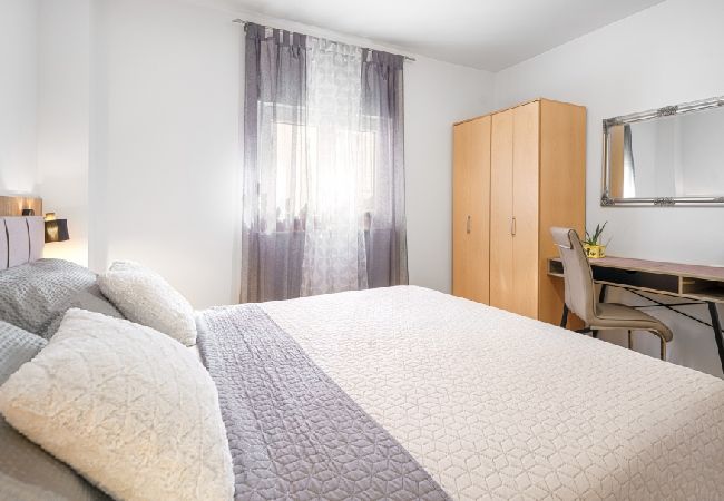 Appartamento a Vodice - Appartamento in Vodizze (Vodice) con terrazzo, Climatizzazione, WIFI, Lavastoviglie (83-2) Appartamento a Vodice - Appartamento in Vodizze (Vodice) con terrazzo, Climatizzazione, WIFI, Lavastoviglie (83-2)