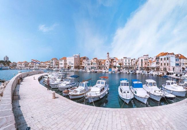 Appartamento a Vodice - Appartamento in Vodizze (Vodice) con terrazzo, Climatizzazione, WIFI, Lavastoviglie (83-2) Appartamento a Vodice - Appartamento in Vodizze (Vodice) con terrazzo, Climatizzazione, WIFI, Lavastoviglie (83-2)