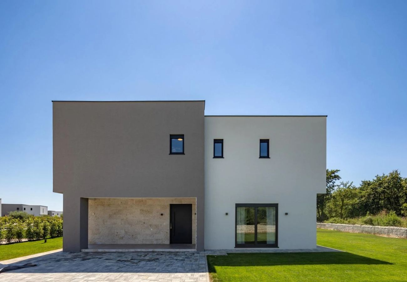 Casa a Butkovici - Bellissima villa moderna con piscina per 8 persone (5233)