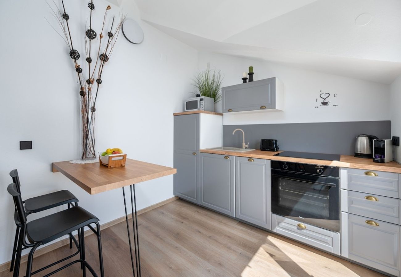 Appartamento a Duce - Appartamento a Duće con vista mare, terrazza, aria condizionata e Wi-Fi (3423-4)