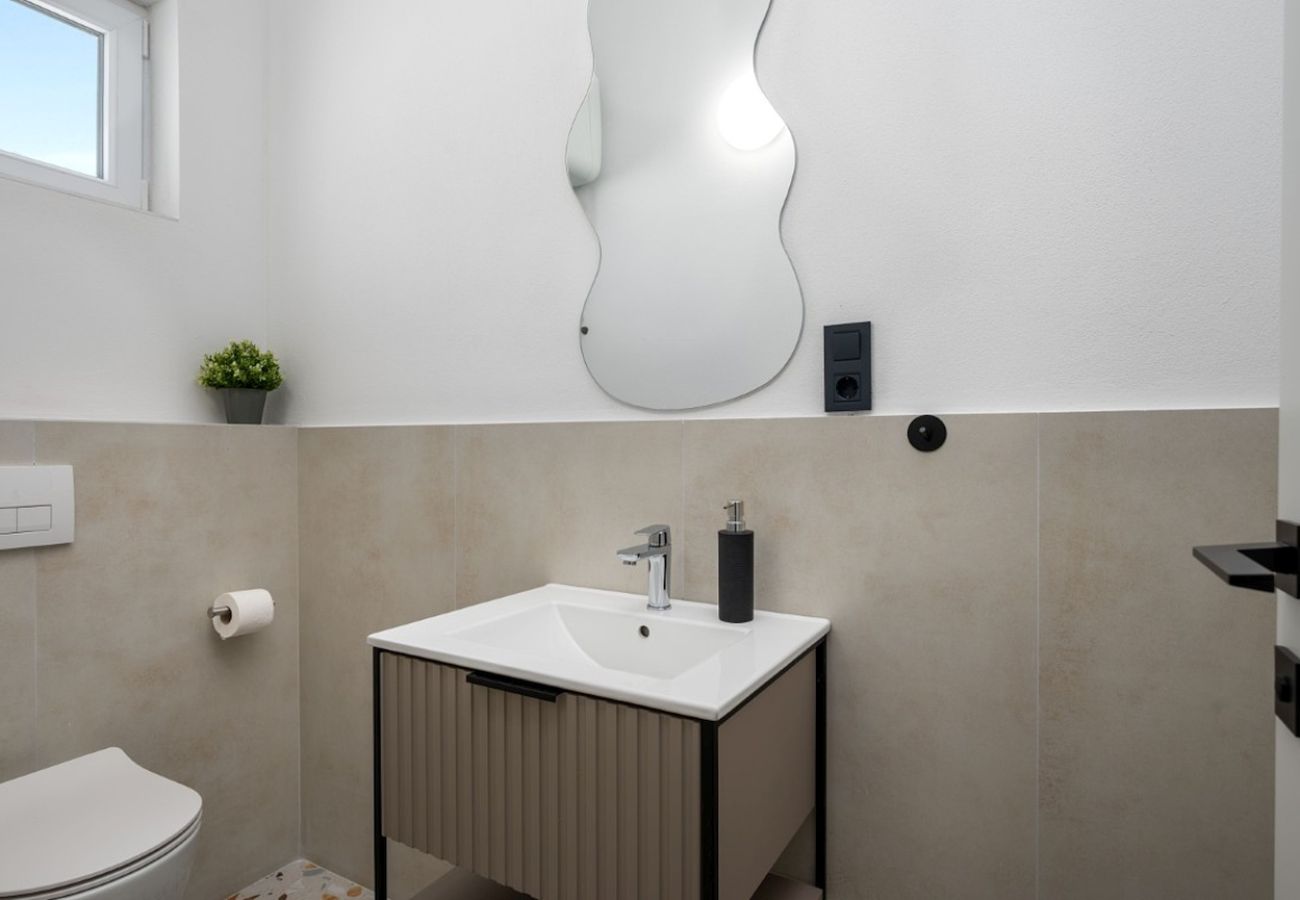 Appartamento a Duce - Appartamento a Duće con vista mare, terrazza, aria condizionata e Wi-Fi (3423-4)