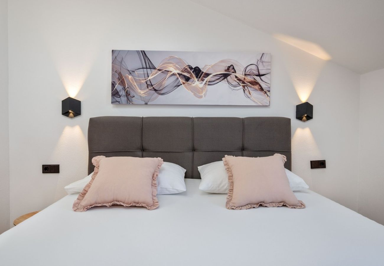 Appartamento a Duce - Appartamento a Duće con vista mare, terrazza, aria condizionata e Wi-Fi (3423-4)