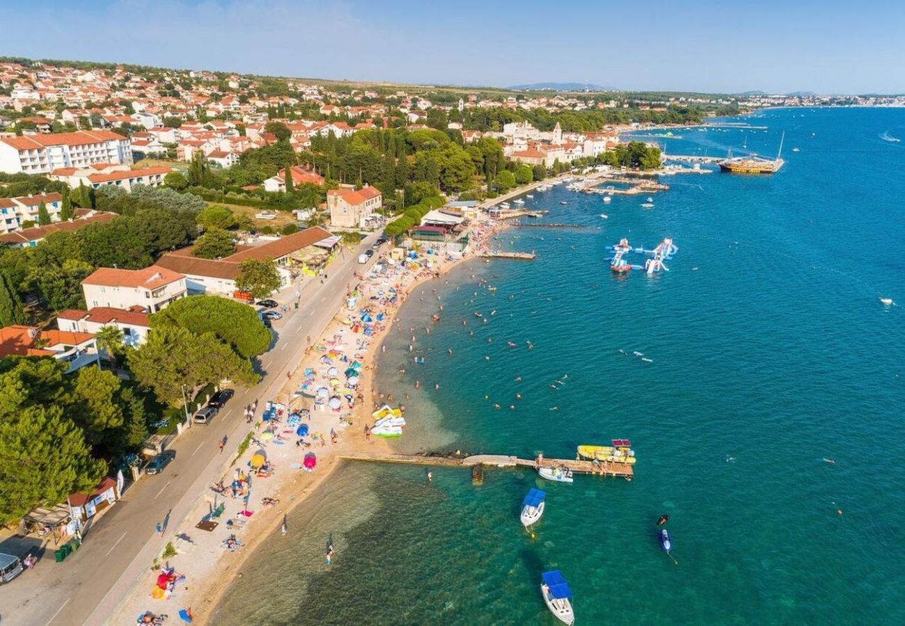 Appartamento a Turanj - Appartamento per vacanze a Turanj con vista mare, balcone, aria condizionata, Wi-Fi (5236-2)