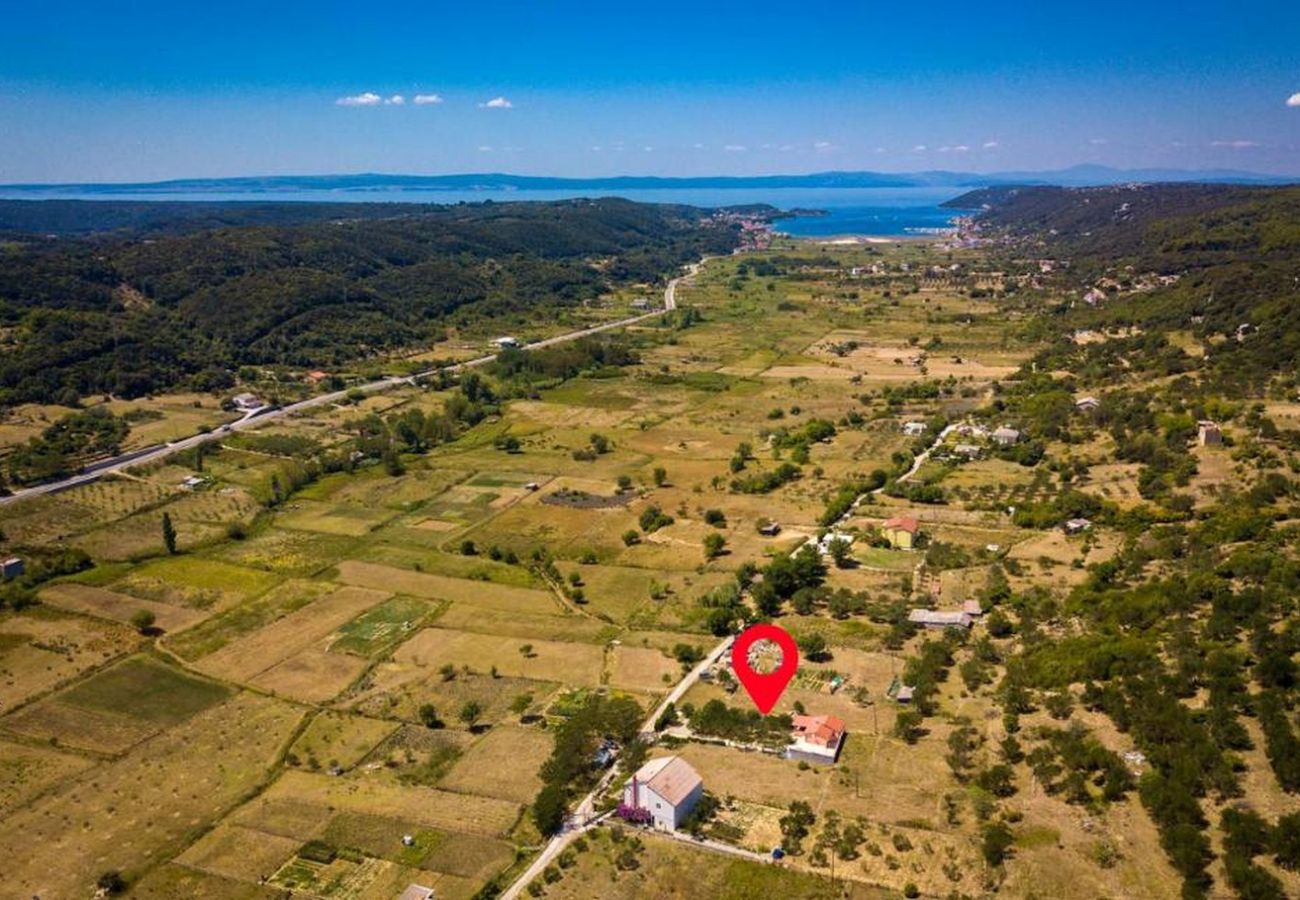 Casa a Mundanije - Casa vacanze a Mundanije con giardino, jacuzzi, terrazza, aria condizionata e lavatrice (5238-1)