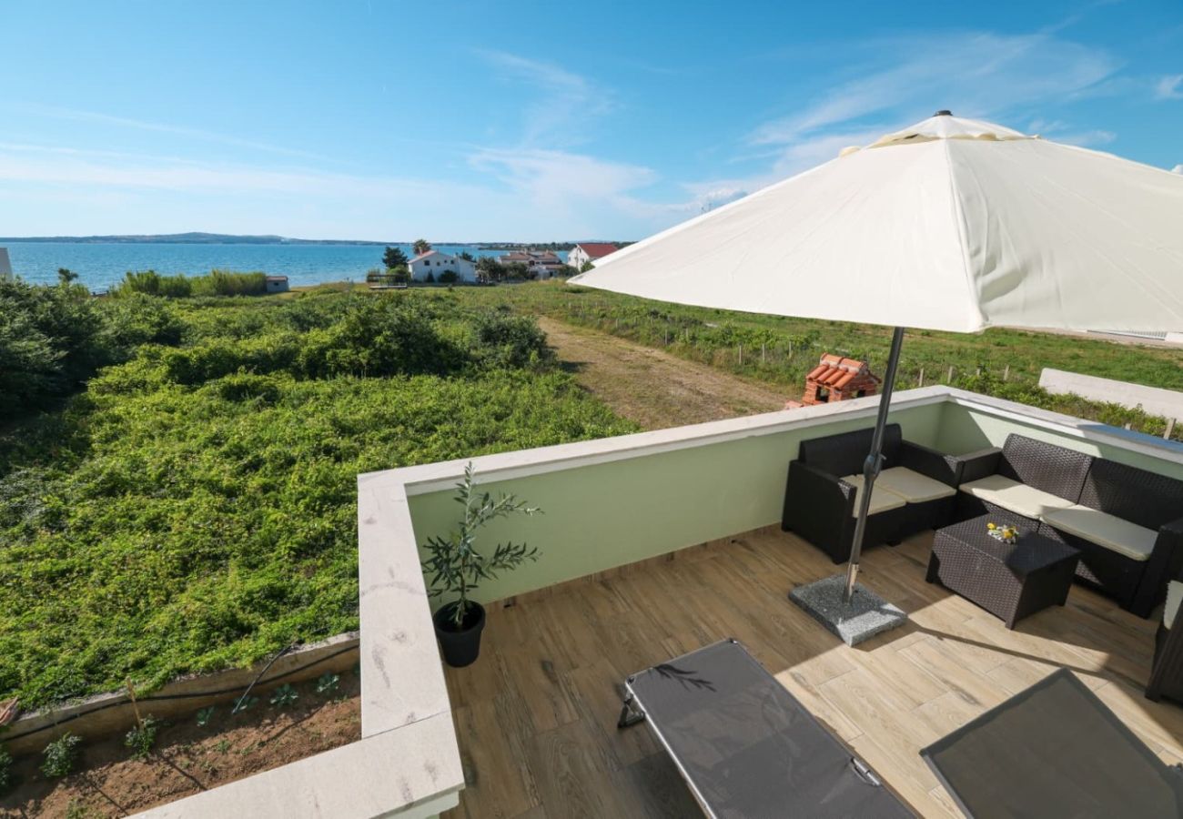 Casa a Privlaka - Casa vacanze 5239 per 8+3 persone a Privlaka – a 100 m dalla spiaggia di sabbia