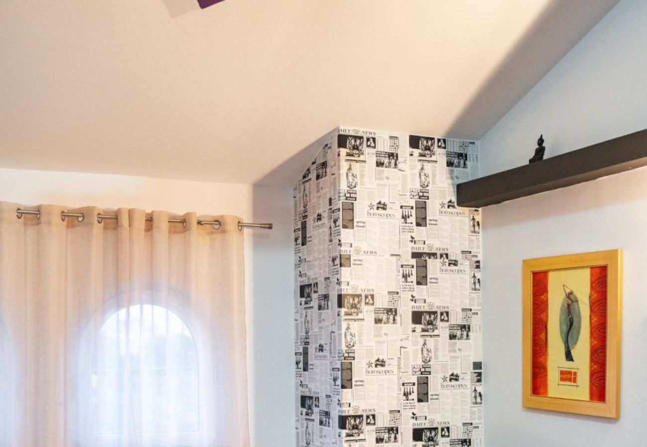 Appartamento a Lopar - Appartamento per vacanze a Lopar con terrazza, aria condizionata, Wi-Fi e vista mare (4738-7)