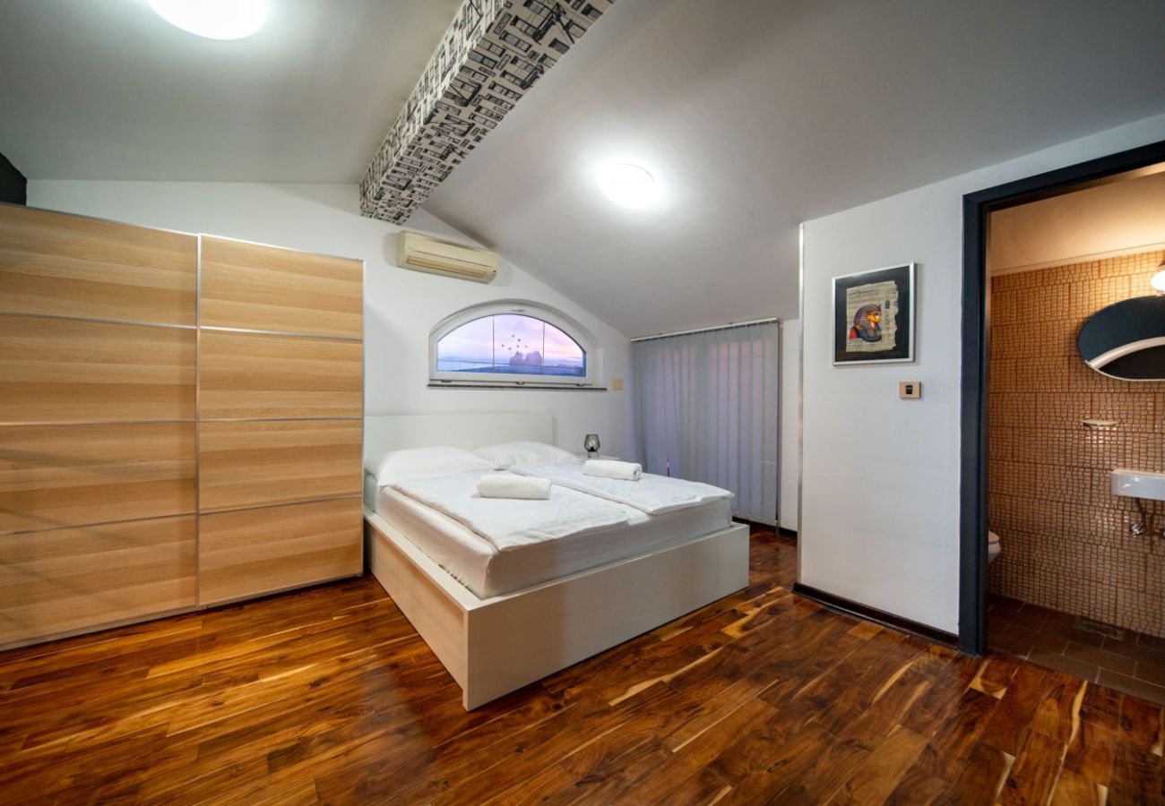 Appartamento a Lopar - Appartamento per vacanze a Lopar con terrazza, aria condizionata, Wi-Fi e vista mare (4738-7)