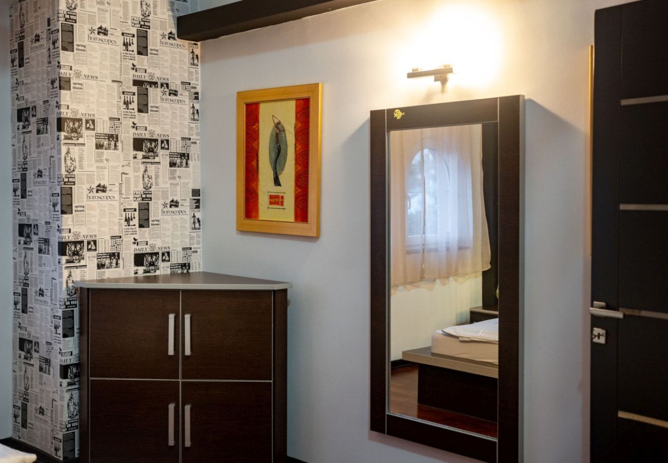 Appartamento a Lopar - Appartamento per vacanze a Lopar con terrazza, aria condizionata, Wi-Fi e vista mare (4738-7)