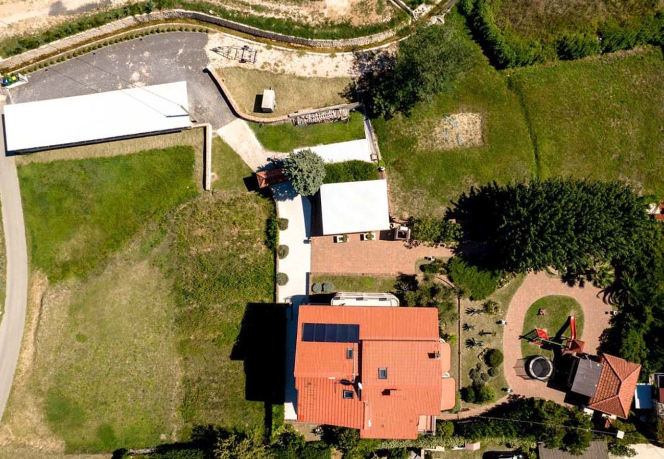 Appartamento a Lopar - Appartamento per vacanze a Lopar con terrazza, aria condizionata, Wi-Fi e vista mare (4738-7)