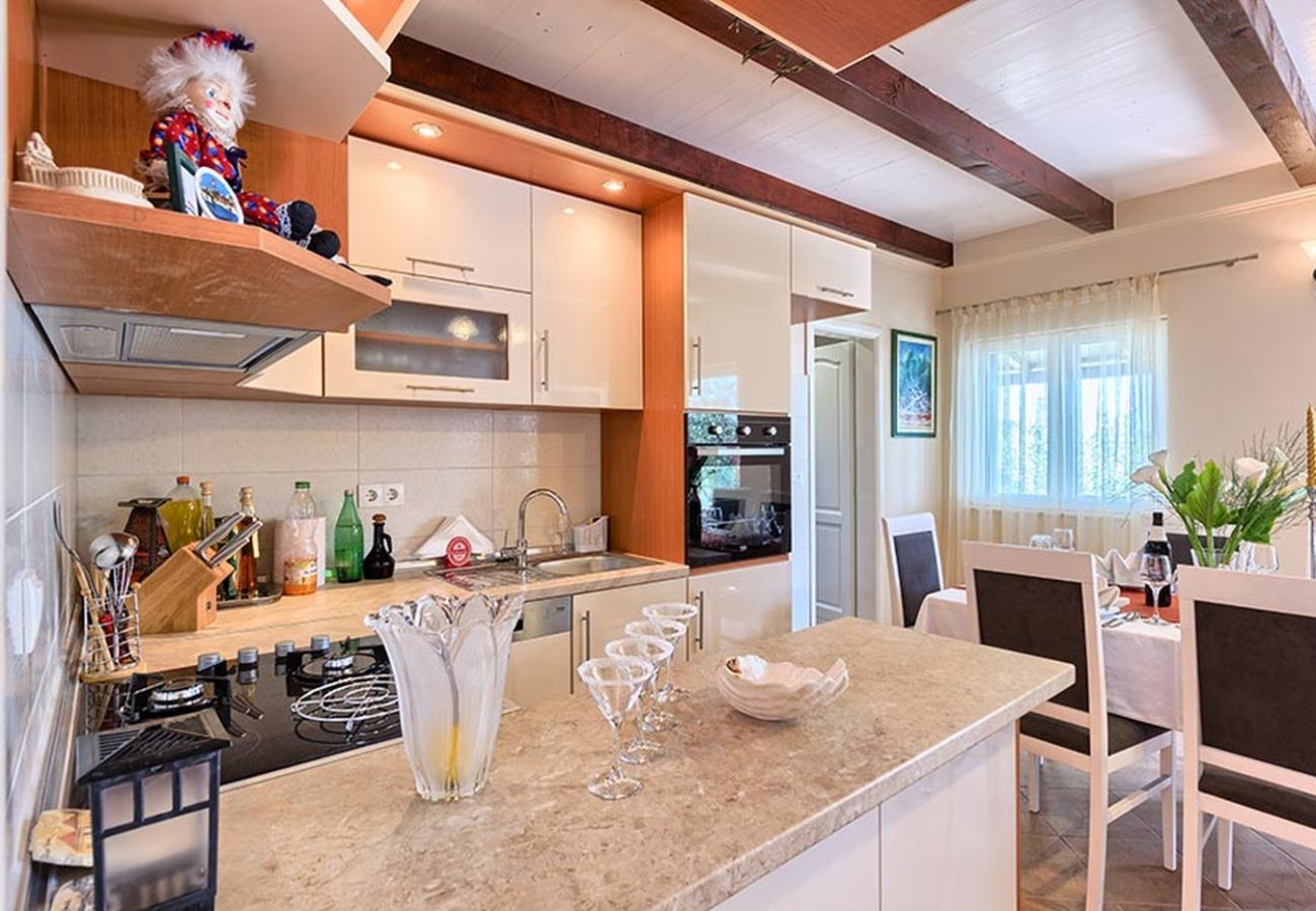 Villa a Okrug Gornji - Ferienhaus 5243 für 8 Pers