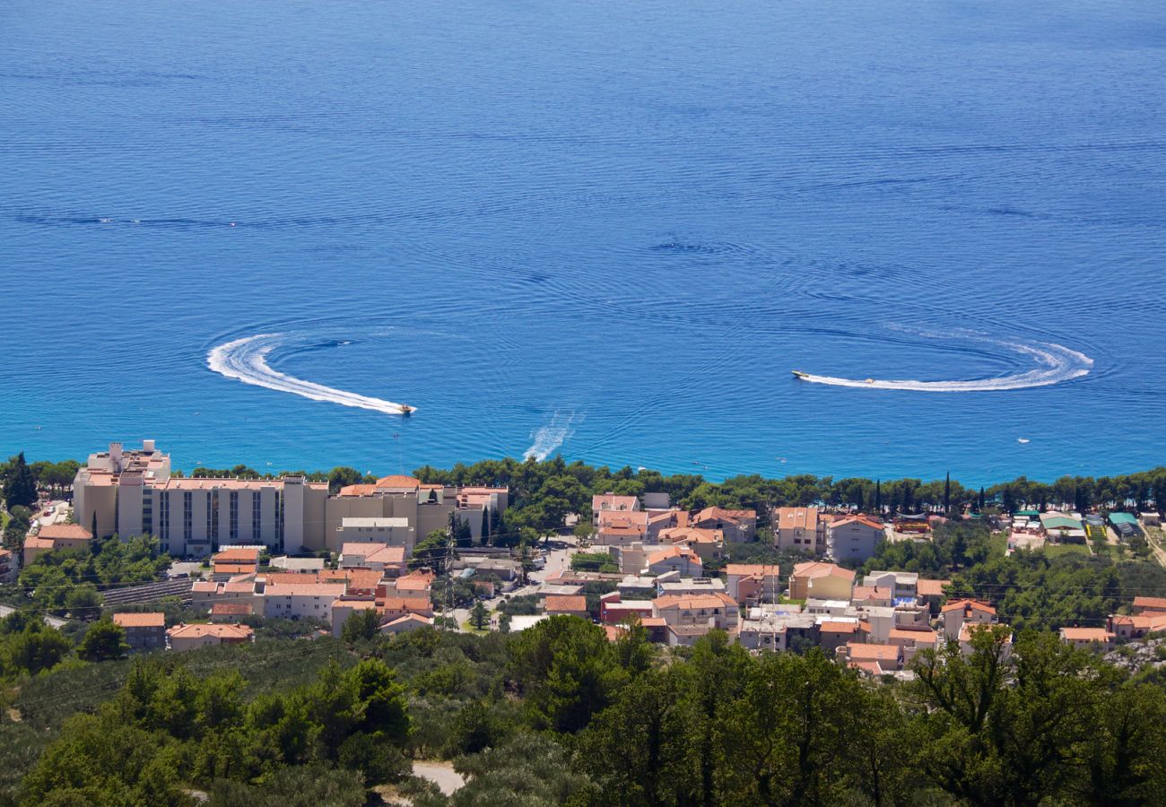 Appartamento a Tucepi - Appartamento vacanze a Tučepi con terrazza, aria condizionata, Wi-Fi, lavastoviglie, lavatrice (202-6)