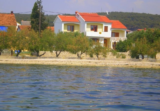 Apartament w Bibinje - Apartament w Bibinje z Widok na morze, taras, Klimatyzacja, WIFI (59-1) Apartament w Bibinje - Apartament w Bibinje z Widok na morze, taras, Klimatyzacja, WIFI (59-1)