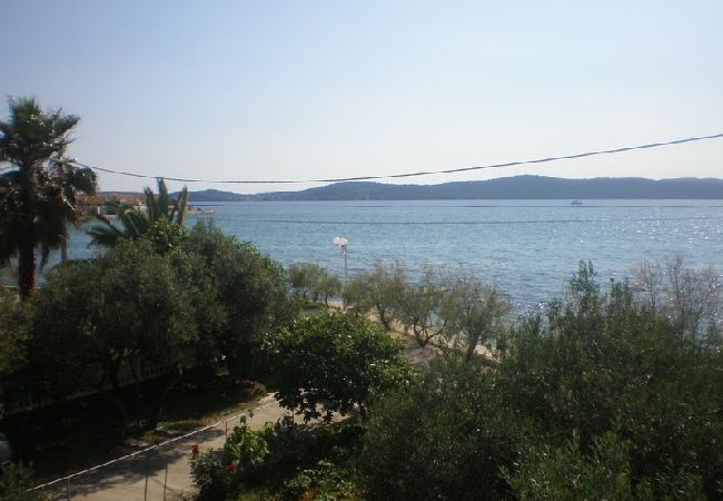 Apartament w Bibinje - Apartament w Bibinje z Widok na morze, balkon, Klimatyzacja, WIFI (59-2) Apartament w Bibinje - Apartament w Bibinje z Widok na morze, balkon, Klimatyzacja, WIFI (59-2)