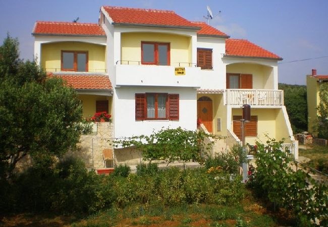 Apartament w Bibinje - Apartament w Bibinje z Widok na morze, balkon, Klimatyzacja, WIFI (59-2) Apartament w Bibinje - Apartament w Bibinje z Widok na morze, balkon, Klimatyzacja, WIFI (59-2)