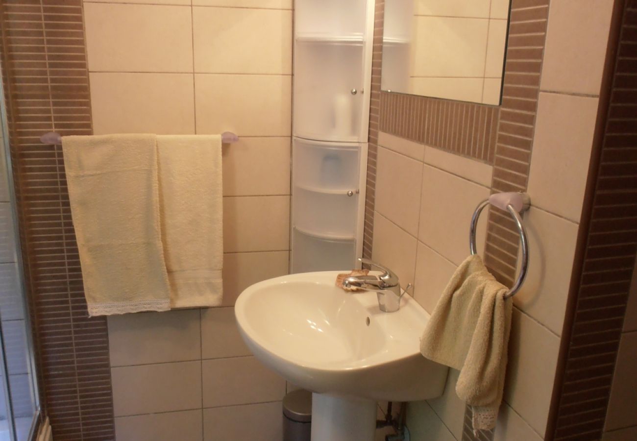 Apartament w Veli Lošinj - Apartament w Veli Lošinj z taras, Klimatyzacja, WIFI, Pralka (63-2)