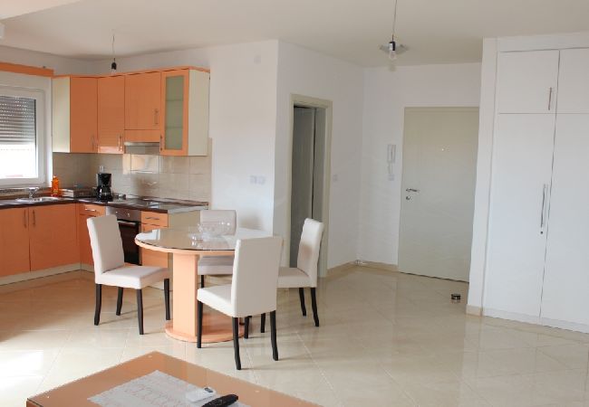 Apartament w Medulin - Apartament w Medulin z taras, Klimatyzacja, WIFI, Pralka (64-4) Apartament w Medulin - Apartament w Medulin z taras, Klimatyzacja, WIFI, Pralka (64-4)