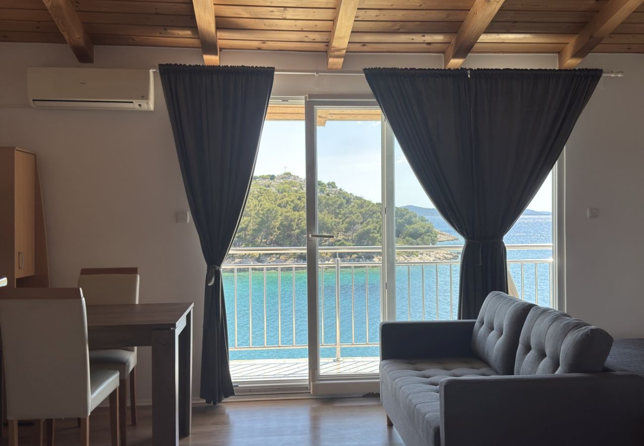 Studio w Tribunj - Apartament Studio w Tribunj z Widok na morze, balkon, Klimatyzacja, WIFI (68-1)
