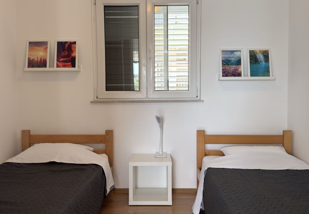 Apartament w Tribunj - Apartament w Tribunj z Widok na morze, taras, Klimatyzacja, WIFI (68-2)