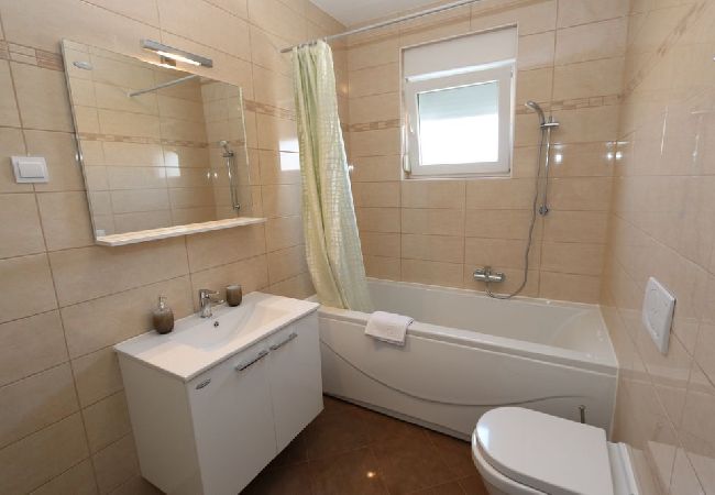 Apartament w Medulin - Apartament w Medulin z taras, Klimatyzacja, WIFI, Pralka (64-5) Apartament w Medulin - Apartament w Medulin z taras, Klimatyzacja, WIFI, Pralka (64-5)