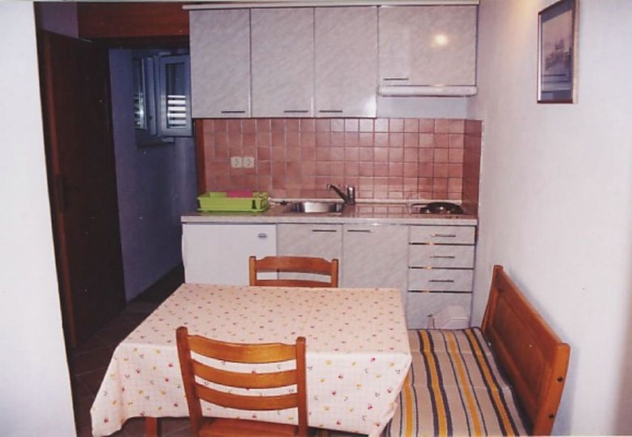 Apartament w Brela - Apartament w Brela z Widok na morze, balkon, Klimatyzacja, WIFI (75-1)