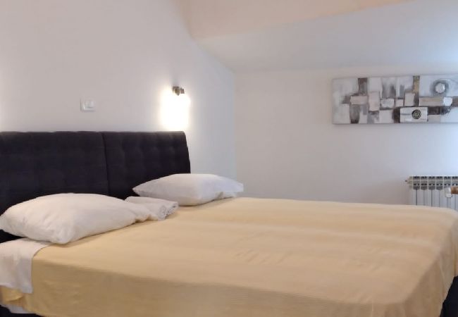 Apartament w Medulin - Apartament w Medulin z balkon, Klimatyzacja, WIFI (5216-4) Apartament w Medulin - Apartament w Medulin z balkon, Klimatyzacja, WIFI (5216-4)