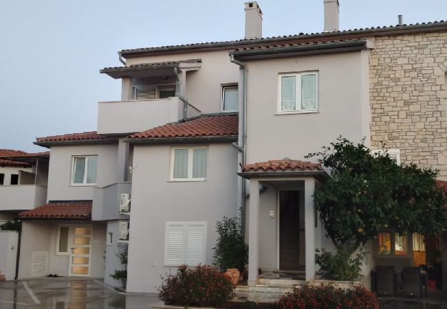 Apartament w Medulin - Apartament w Medulin z Widok na morze, balkon, Klimatyzacja, WIFI (5216-6) Apartament w Medulin - Apartament w Medulin z Widok na morze, balkon, Klimatyzacja, WIFI (5216-6)