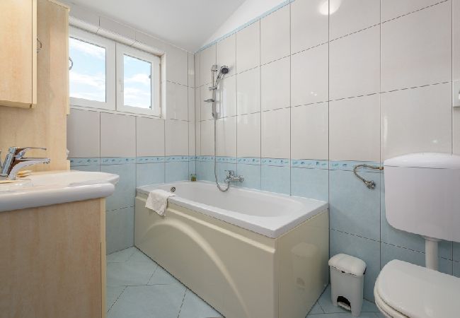 Apartament w Bašanija - Apartament w Bašanija z taras, Klimatyzacja, WIFI, Zmywarka (113-4) Apartament w Bašanija - Apartament w Bašanija z taras, Klimatyzacja, WIFI, Zmywarka (113-4)