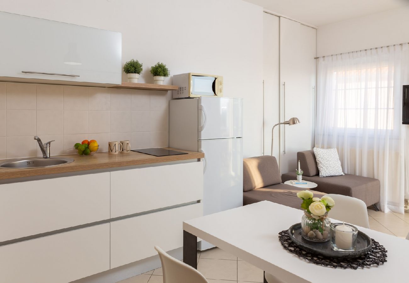 Apartament w Vodice - Apartament w Vodice z Widok na morze, taras, Klimatyzacja, WIFI (94-1)