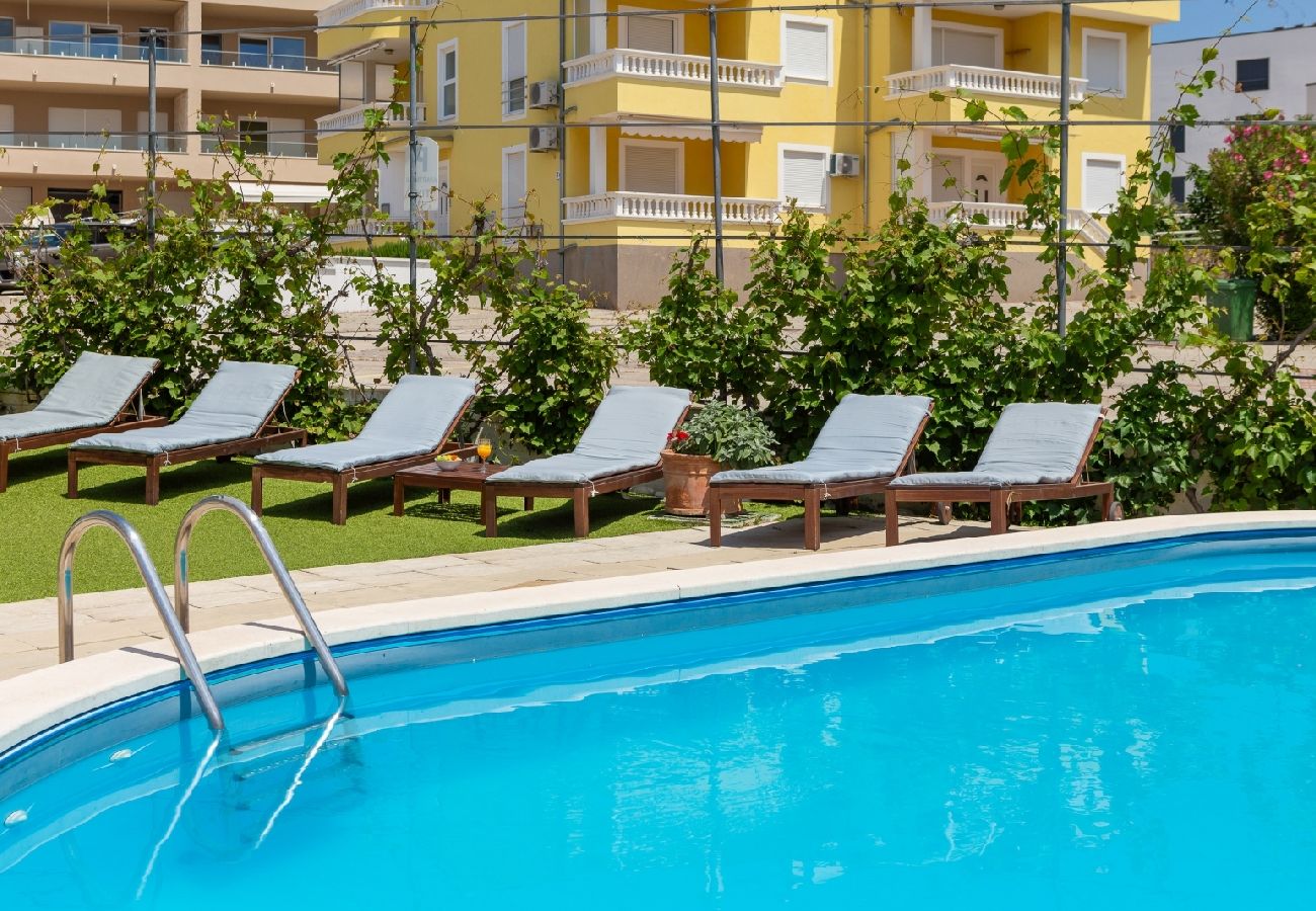 Apartament w Vodice - Apartament w Vodice z Widok na morze, taras, Klimatyzacja, WIFI (94-4)