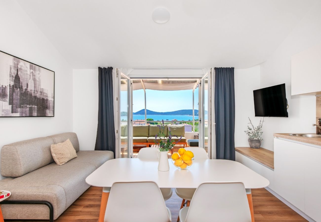 Apartament w Vodice - Apartament w Vodice z Widok na morze, taras, Klimatyzacja, WIFI (94-9)