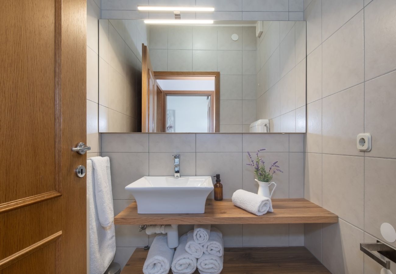 Apartament w Vodice - Apartament w Vodice z Widok na morze, taras, Klimatyzacja, WIFI (94-11)