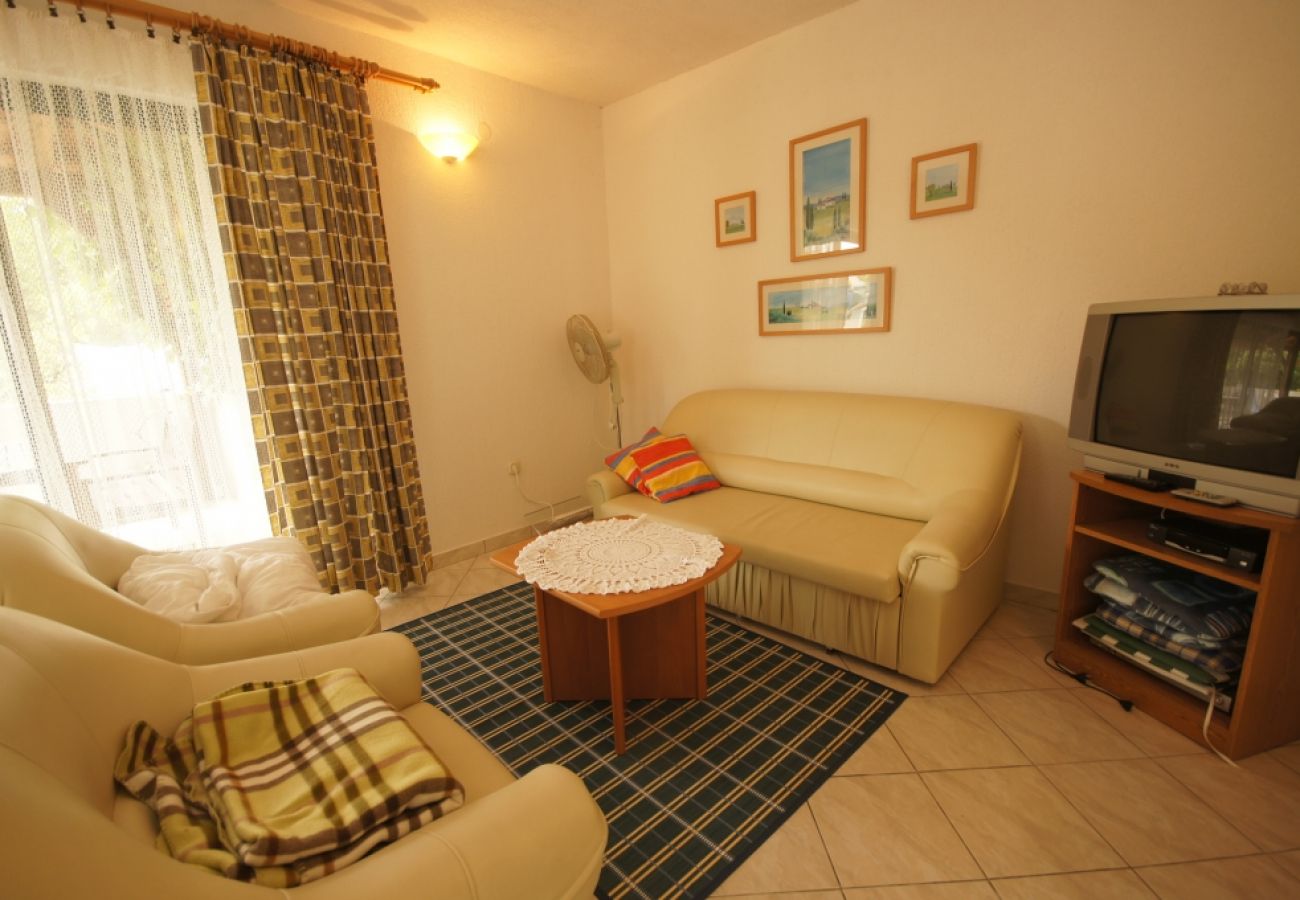 Apartament w Murter - Apartament w Murter z taras, Klimatyzacja, WIFI, Pralka (125-3)