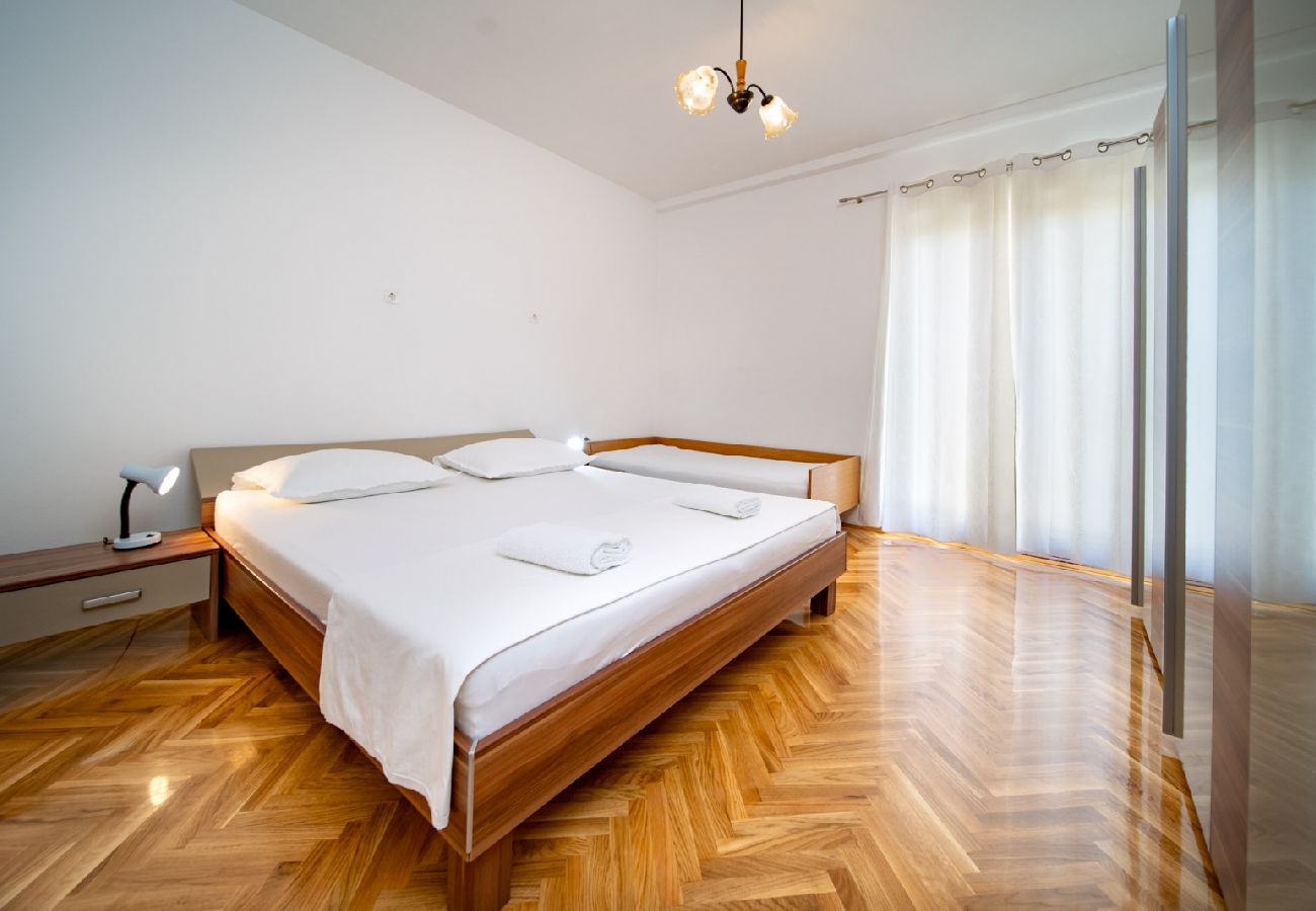 Apartament w Lopar - Apartament w Lopar z taras, Klimatyzacja, WIFI, Pralka (129-1)