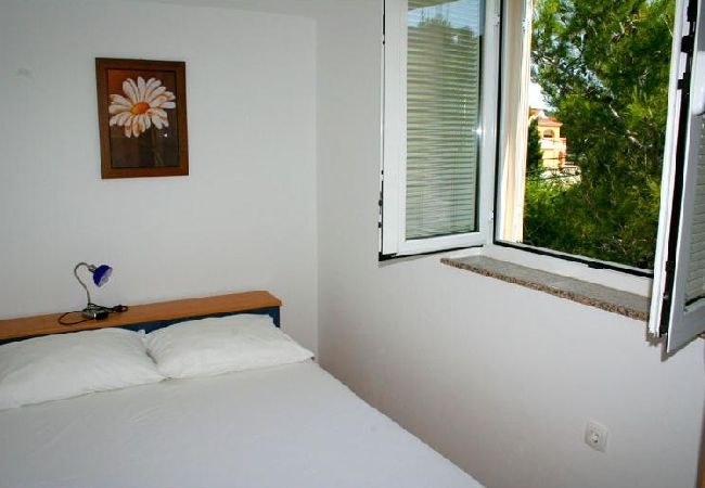 Apartament w Stara Novalja - Apartament w Stara Novalja z Widok na morze, taras, Klimatyzacja, WIFI (133-2) Apartament w Stara Novalja - Apartament w Stara Novalja z Widok na morze, taras, Klimatyzacja, WIFI (133-2)