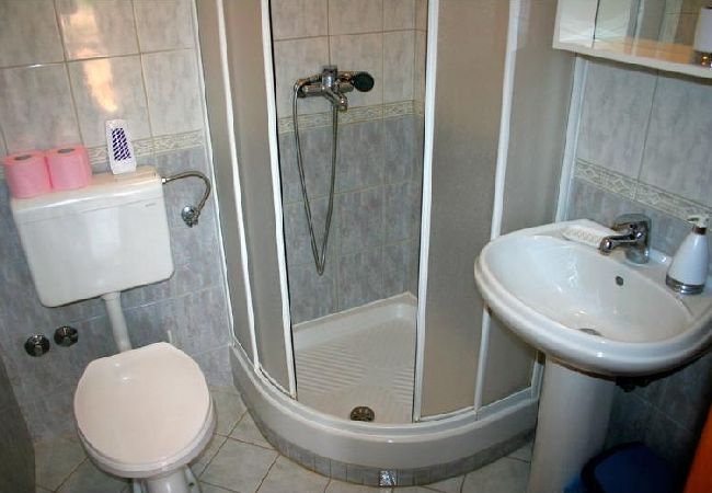 Apartament w Stara Novalja - Apartament w Stara Novalja z Widok na morze, taras, Klimatyzacja, WIFI (133-2) Apartament w Stara Novalja - Apartament w Stara Novalja z Widok na morze, taras, Klimatyzacja, WIFI (133-2)