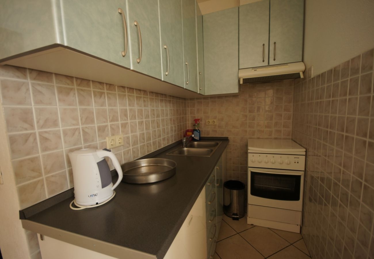 Apartament w Brela - Apartament w Brela z Widok na morze, taras, Klimatyzacja, WIFI (75-4)