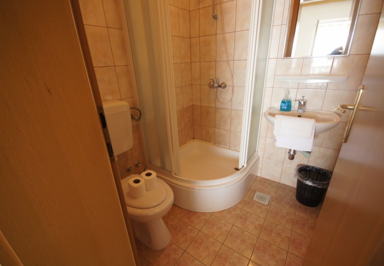 Apartament w Brela - Apartament w Brela z Widok na morze, taras, Klimatyzacja, WIFI (75-5)