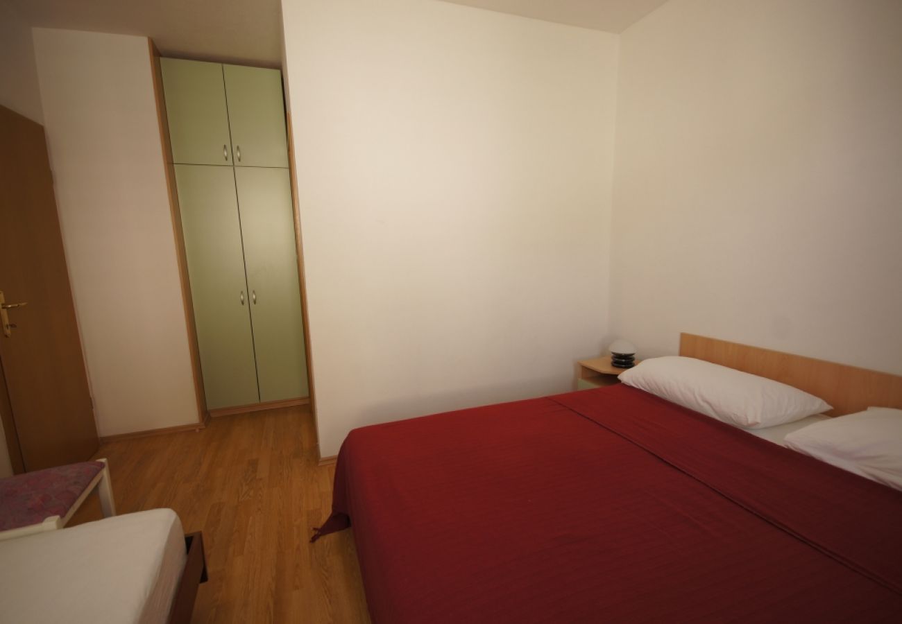 Apartament w Brela - Apartament w Brela z Widok na morze, taras, Klimatyzacja, WIFI (75-5)