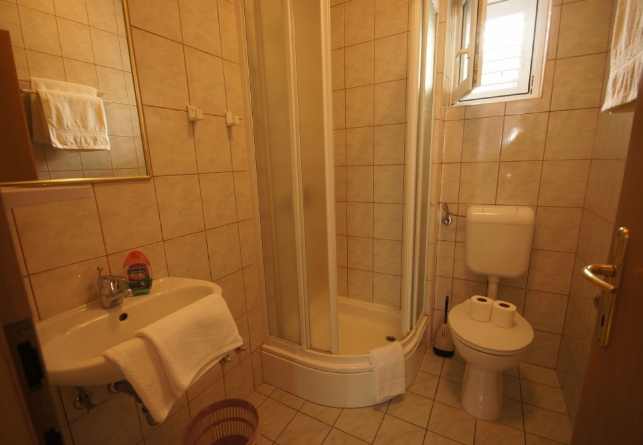 Apartament w Brela - Apartament w Brela z Widok na morze, taras, Klimatyzacja, WIFI (75-5)