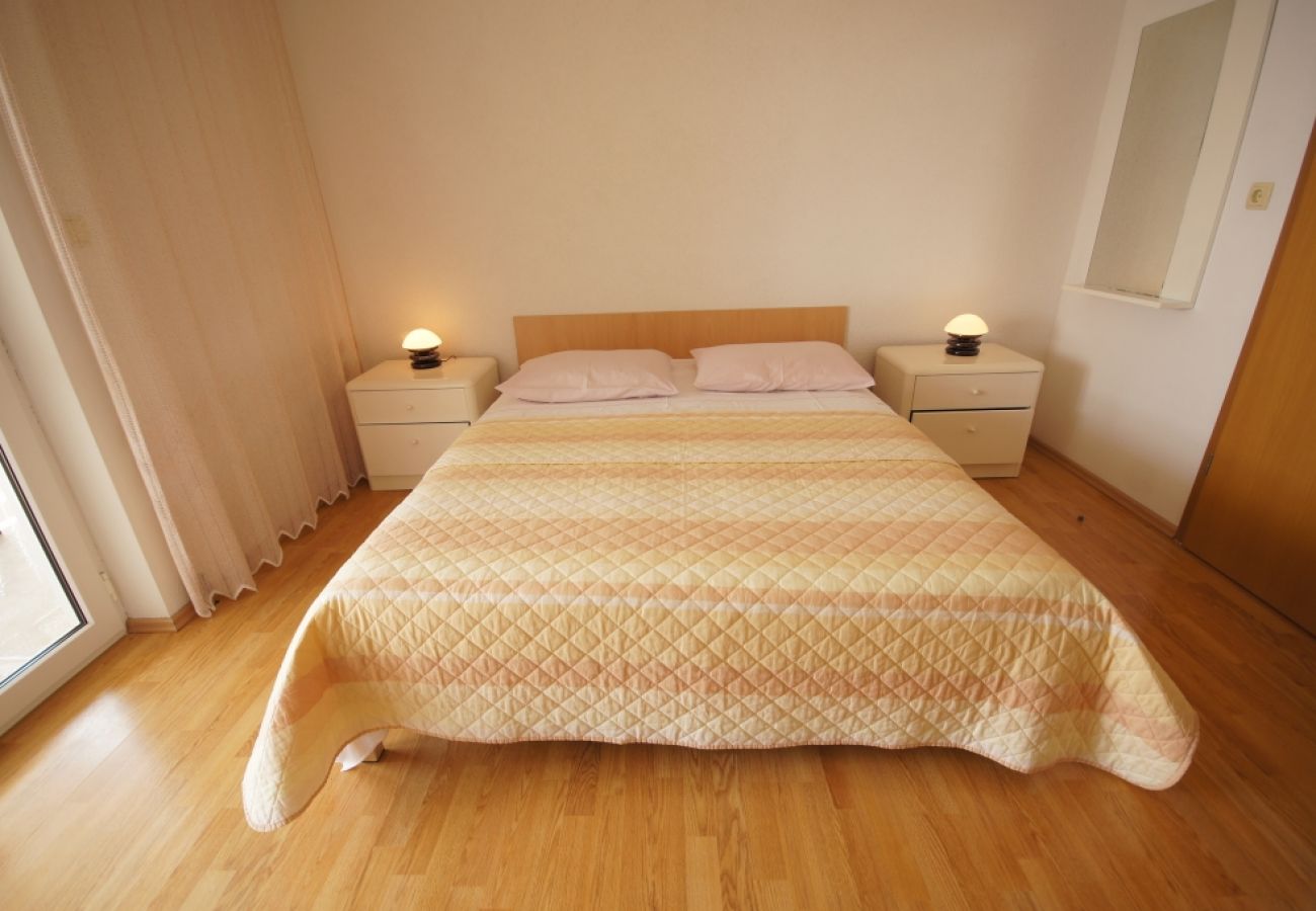 Apartament w Brela - Apartament w Brela z Widok na morze, taras, Klimatyzacja, WIFI (75-6)