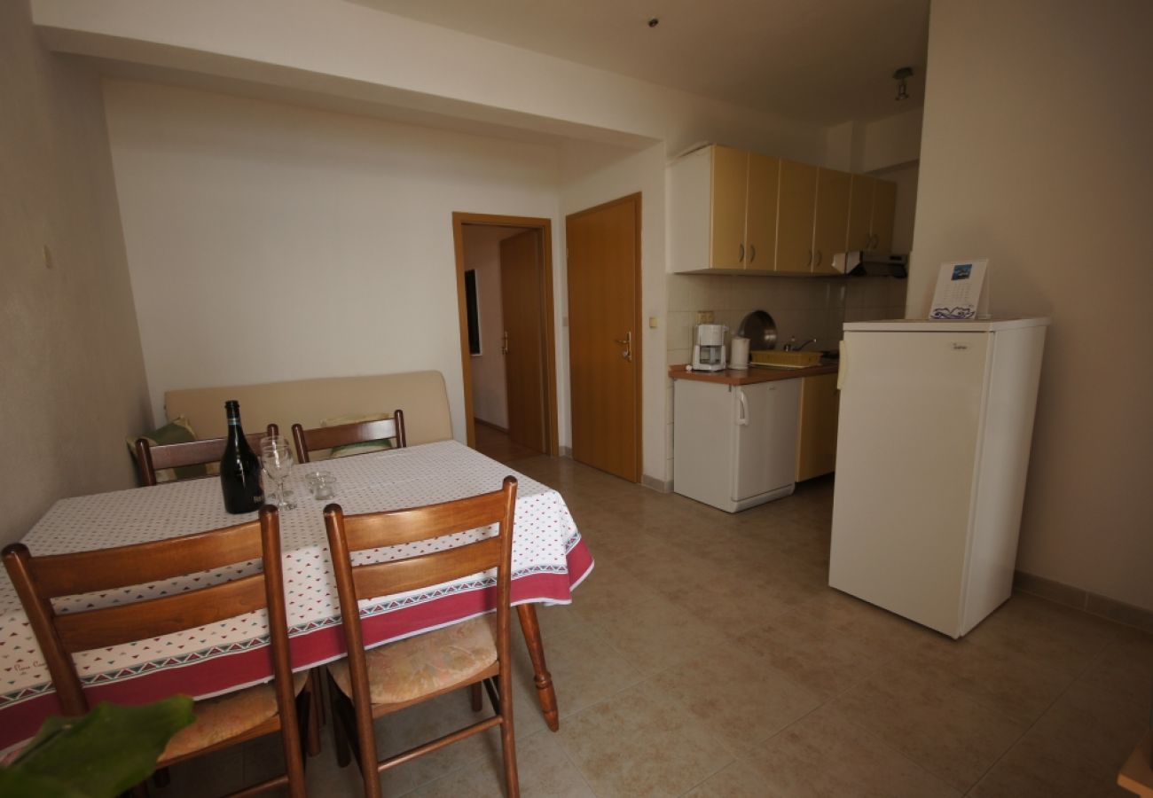 Apartament w Brela - Apartament w Brela z Widok na morze, taras, Klimatyzacja, WIFI (75-6)