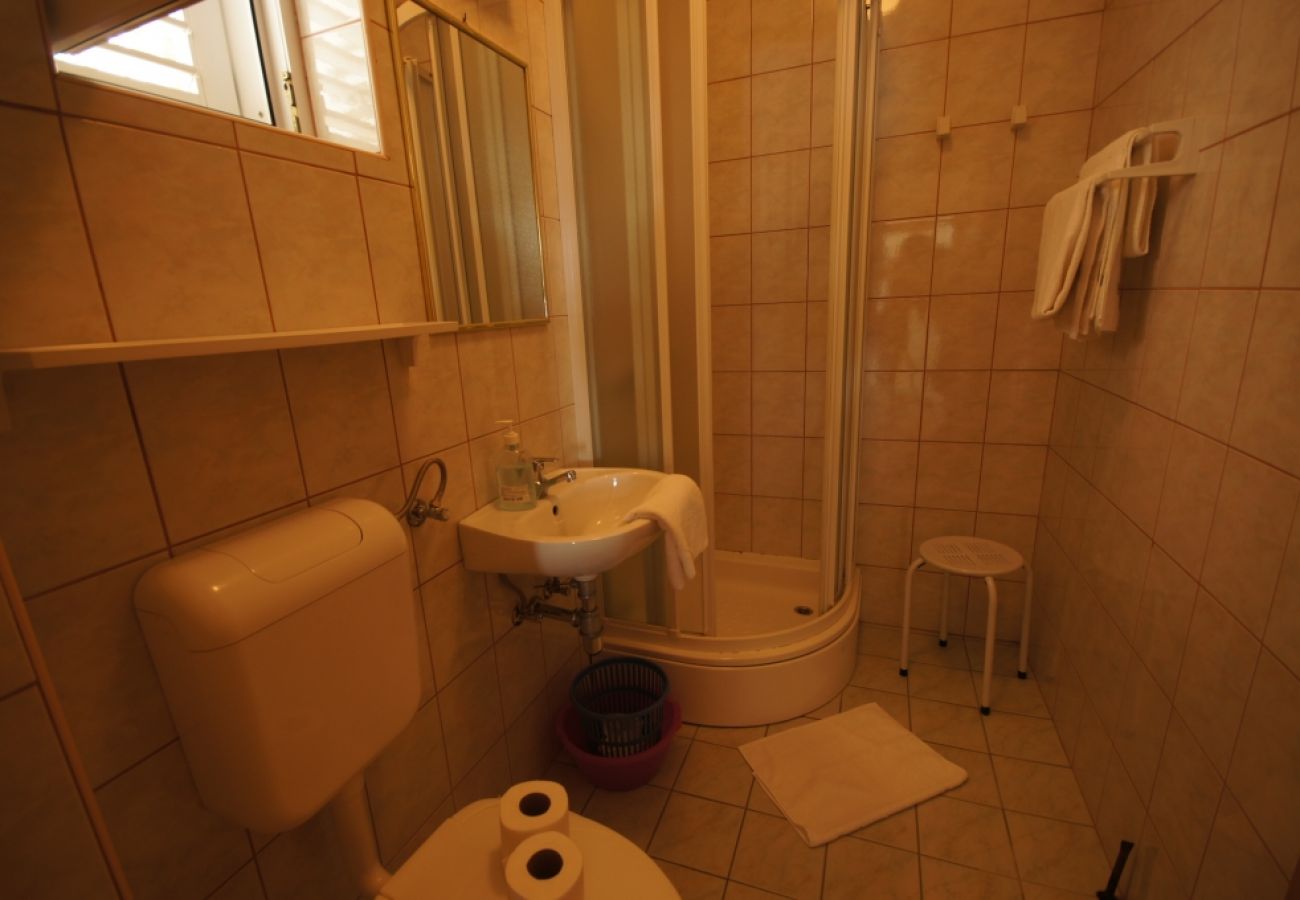 Apartament w Brela - Apartament w Brela z Widok na morze, taras, Klimatyzacja, WIFI (75-6)