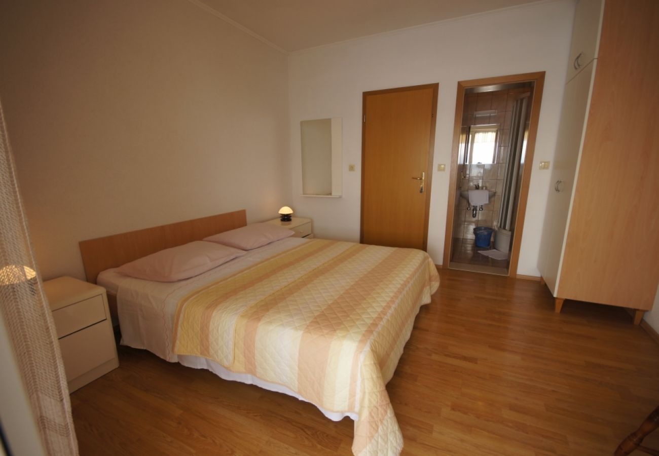 Apartament w Brela - Apartament w Brela z Widok na morze, taras, Klimatyzacja, WIFI (75-6)