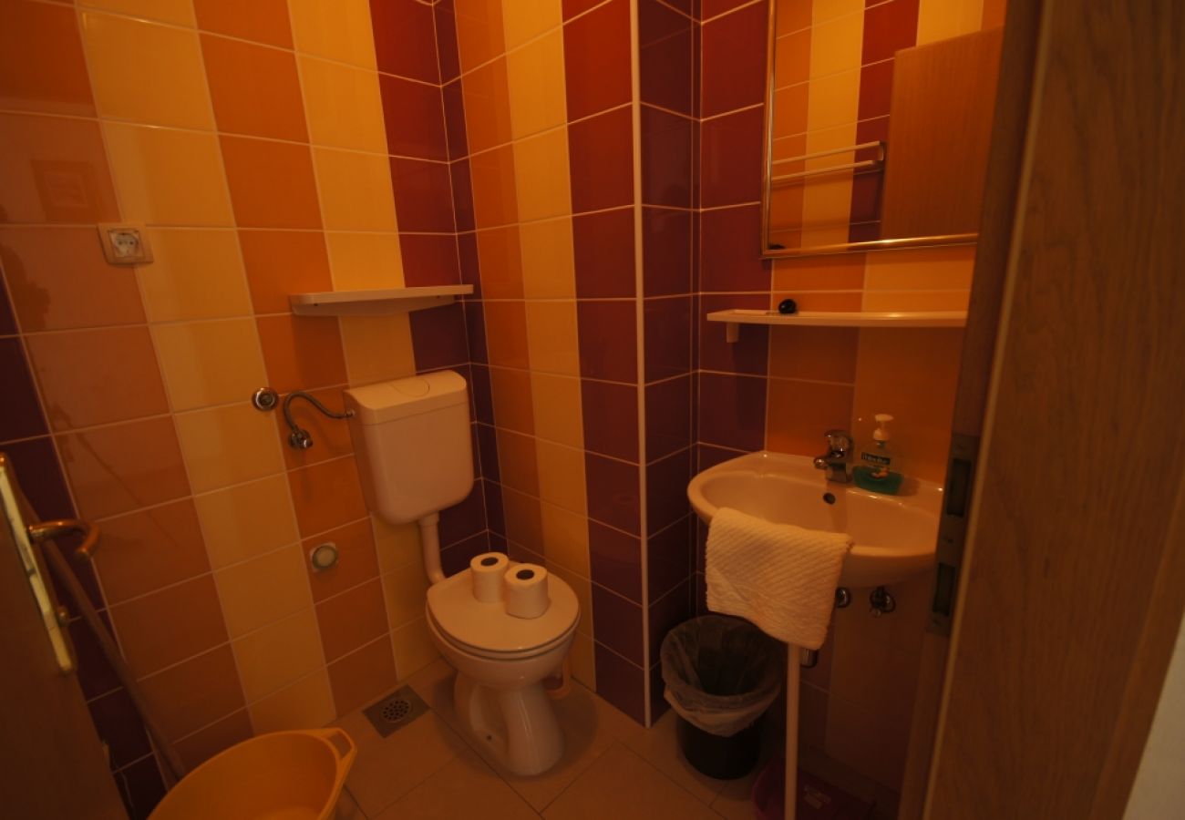 Apartament w Brela - Apartament w Brela z Widok na morze, taras, Klimatyzacja, WIFI (75-7)