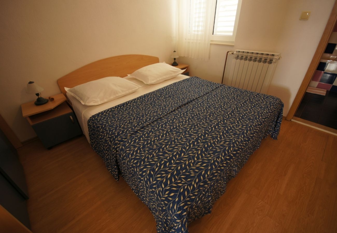 Apartament w Brela - Apartament w Brela z Widok na morze, taras, Klimatyzacja, WIFI (75-8)