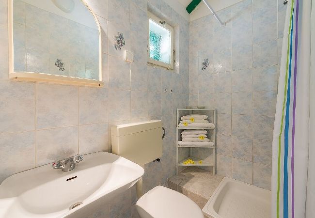 Apartament w Murvica - Apartament w Murvica z Widok na morze, taras, Klimatyzacja, WIFI (146-2) Apartament w Murvica - Apartament w Murvica z Widok na morze, taras, Klimatyzacja, WIFI (146-2)