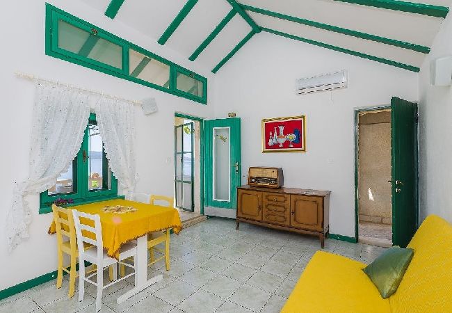 Apartament w Murvica - Apartament w Murvica z Widok na morze, taras, Klimatyzacja, WIFI (146-2) Apartament w Murvica - Apartament w Murvica z Widok na morze, taras, Klimatyzacja, WIFI (146-2)