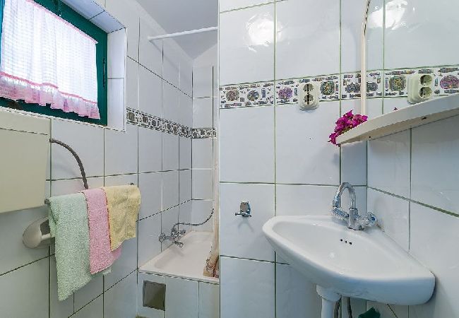 Apartament w Murvica - Apartament w Murvica z Widok na morze, taras, Klimatyzacja, WIFI (146-4) Apartament w Murvica - Apartament w Murvica z Widok na morze, taras, Klimatyzacja, WIFI (146-4)