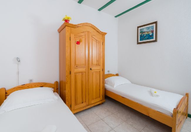 Apartament w Murvica - Apartament w Murvica z Widok na morze, taras, Klimatyzacja, WIFI (146-5) Apartament w Murvica - Apartament w Murvica z Widok na morze, taras, Klimatyzacja, WIFI (146-5)